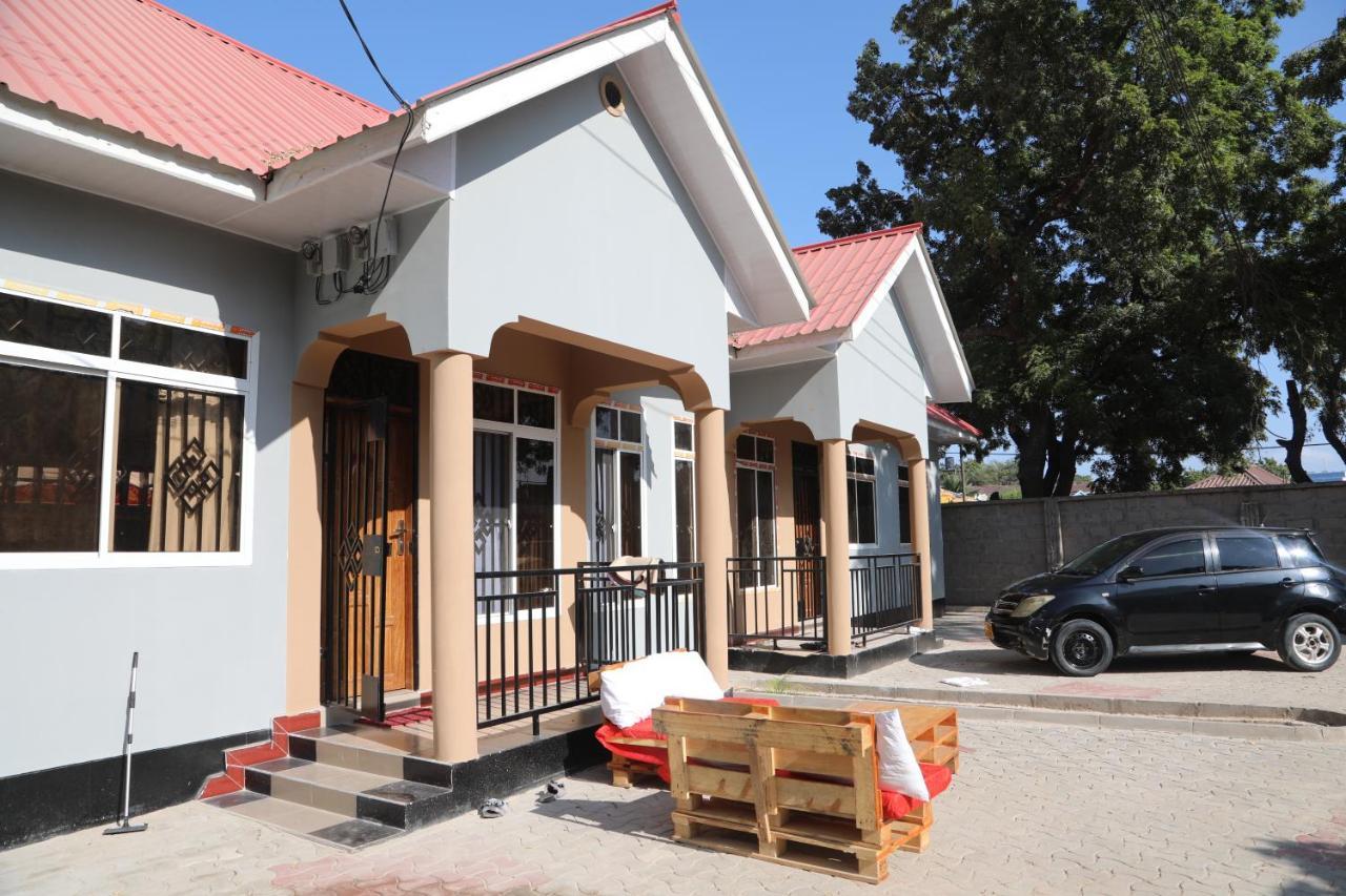 Pearl Lulu Modern Bnb Homestay Dar es Salaam Exteriör bild
